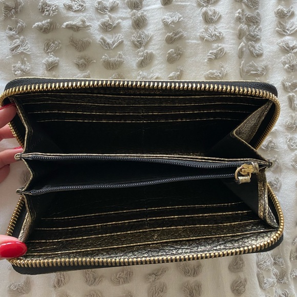 BURBERRY zip wallet - Picture 6 of 7